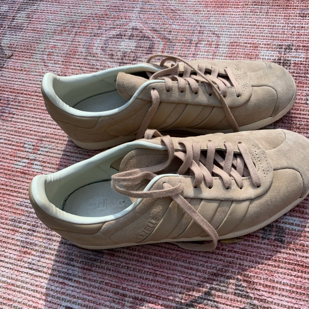 Adidas gazelle men’s 7 women’s 8.5